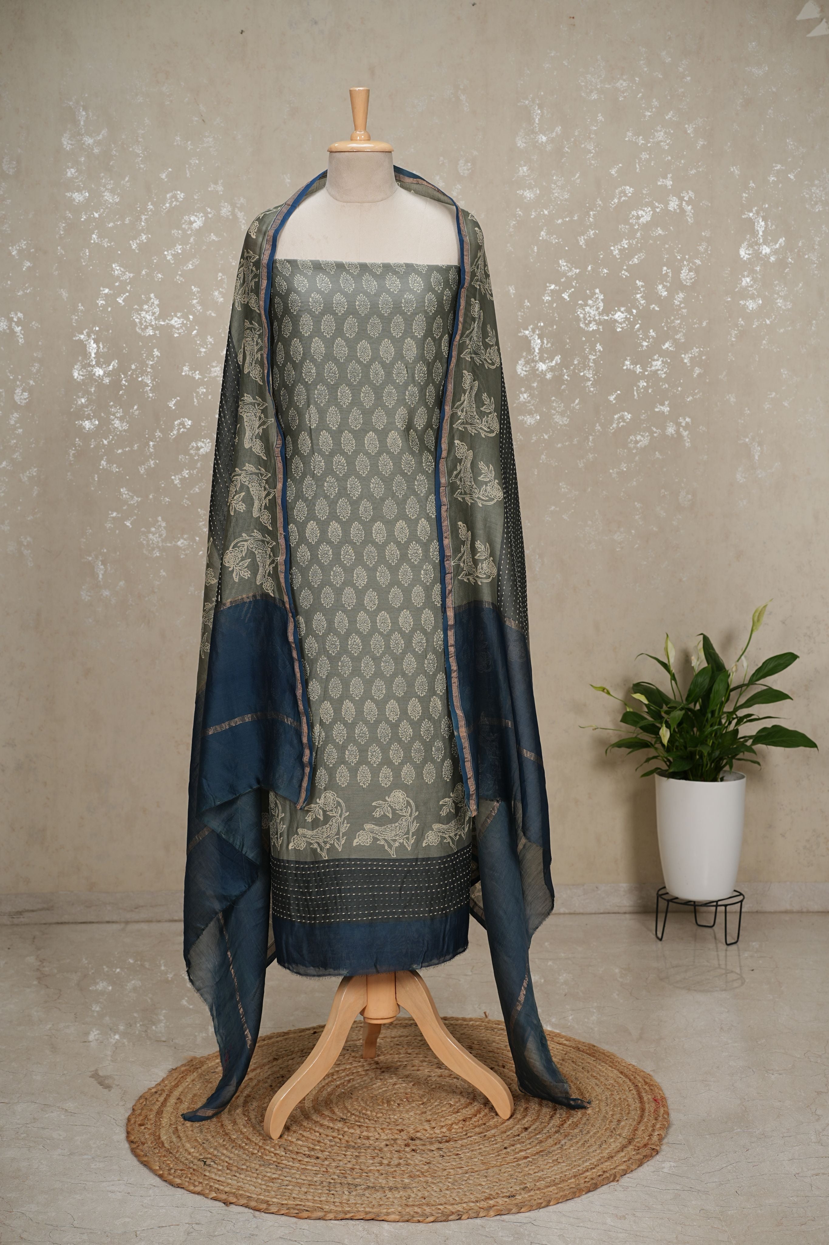Pure Silk Maheshwari 3-Piece Suit with Kantha Embroidery