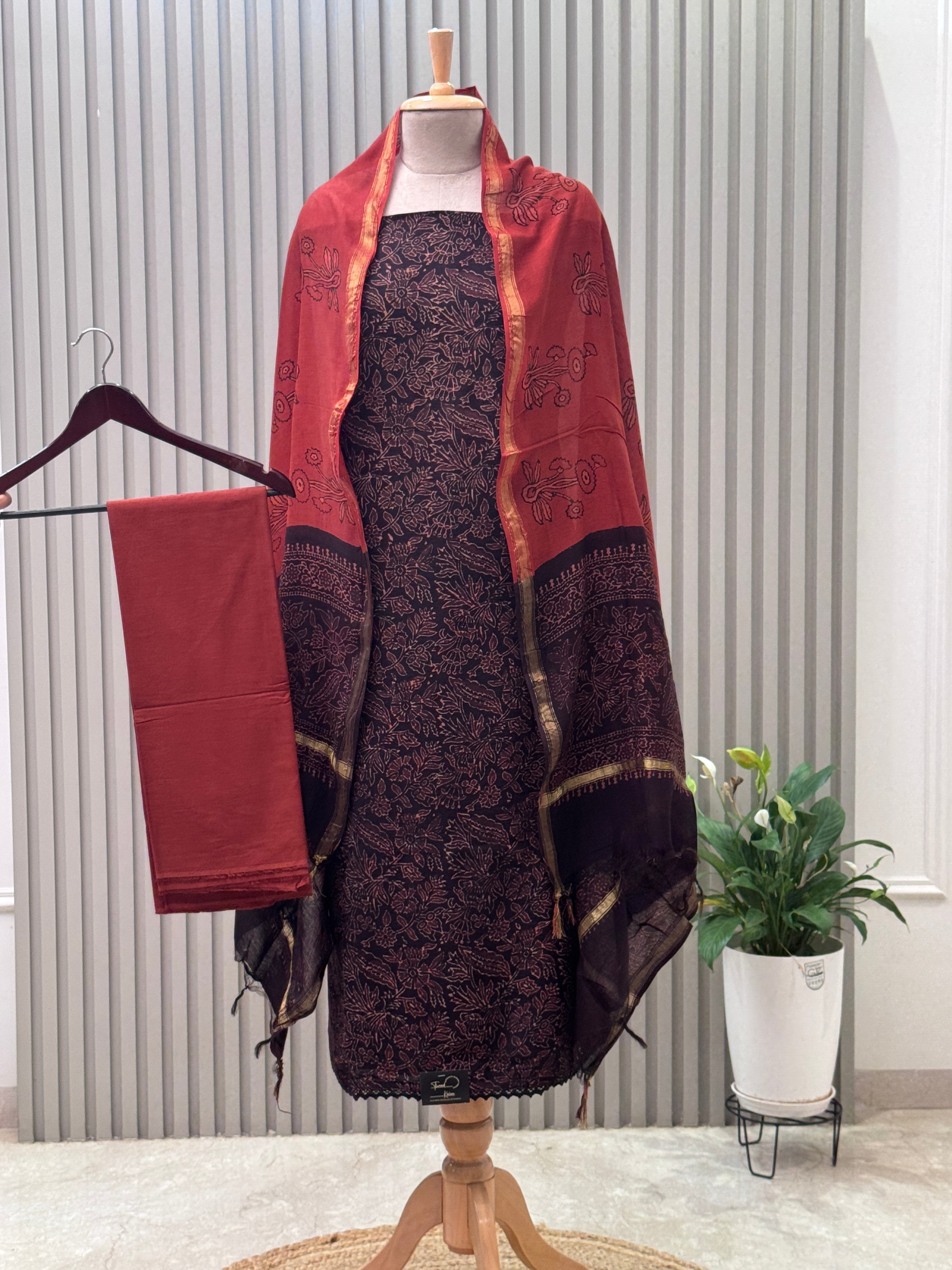 Cotton Linen Ajrakh Print 3-Piece Suit – Elegant & Comfortable