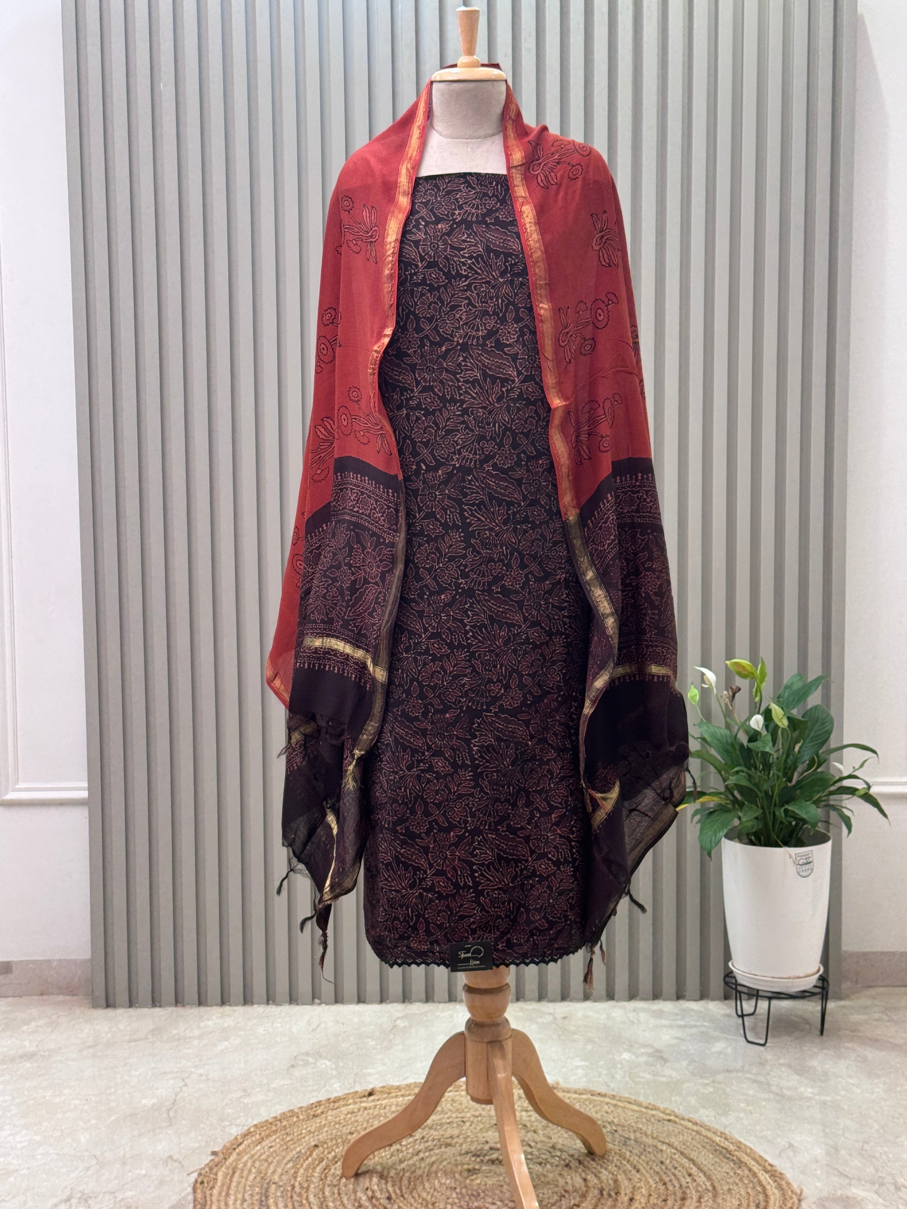 Cotton Linen Ajrakh Print 3-Piece Suit – Elegant & Comfortable